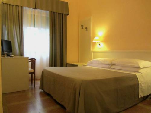 Imagen de la habitación del Hotel Ausonia, Follonica. Foto 4