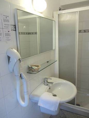 Imagen de la habitación del Hotel Ausonia, Follonica. Foto 6