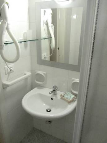 Imagen de la habitación del Hotel Ausonia, Follonica. Foto 8