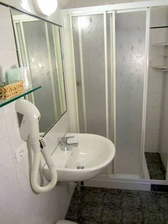 Imagen de la habitación del Hotel Ausonia, Follonica. Foto 16
