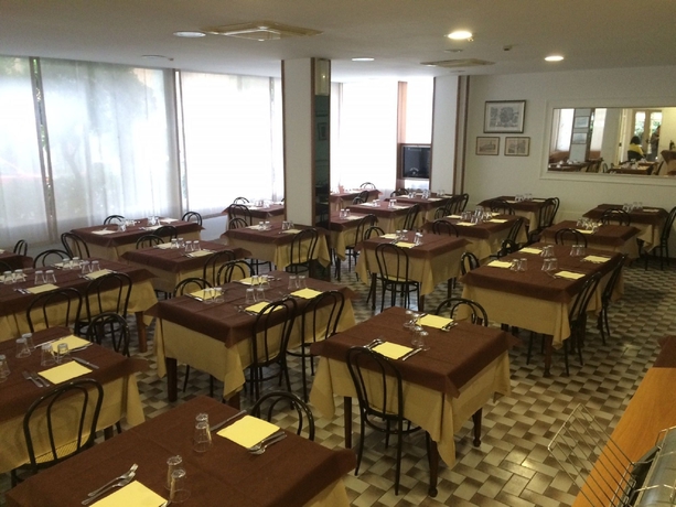 Imagen del bar/restaurante del Hotel Ausonia, Rimini. Foto 2
