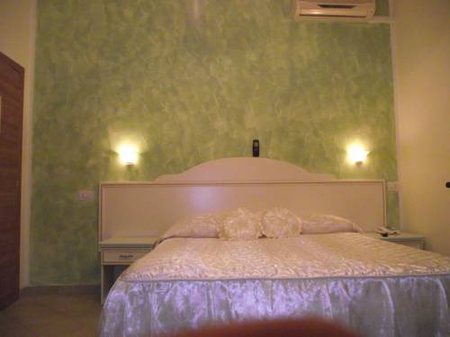 Imagen de la habitación del Hotel Ausonia Ristorante. Foto 11