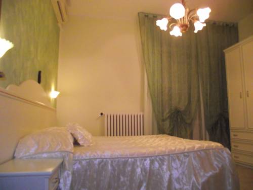 Imagen de la habitación del Hotel Ausonia Ristorante. Foto 12