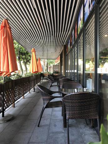 Imagen de los exteriores del Hotel Ausotel Smart Baiyun International Airport T1. Foto 5