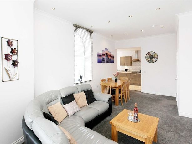 Imagen general del Hotel Austen\'s Luxury Apartments. Foto 4