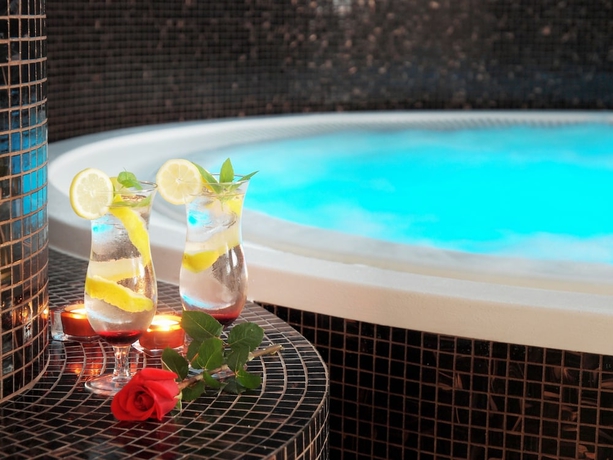 Imagen de la piscina del Hotel Austeria Conference and Spa. Foto 19