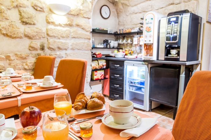 Imagen del bar/restaurante del Hotel Austins Saint Lazare. Foto 2