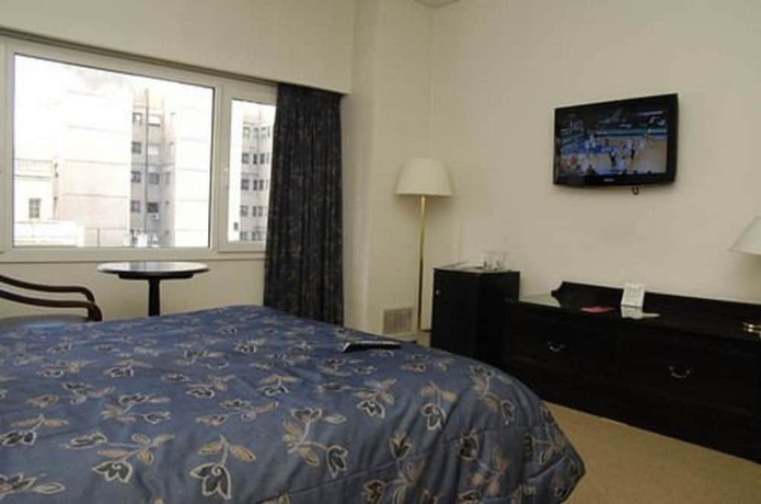 Imagen de la habitación del Hotel Austral Bahia Blanca. Foto 7