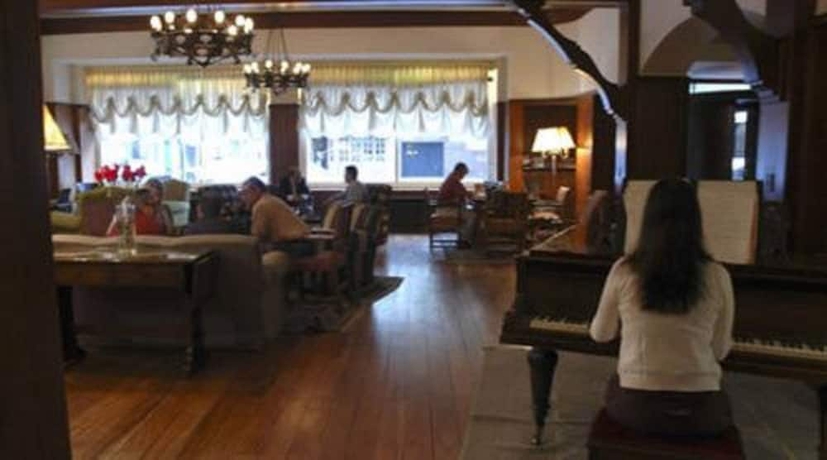 Imagen de los interiores del Hotel Austral Bahia Blanca. Foto 16
