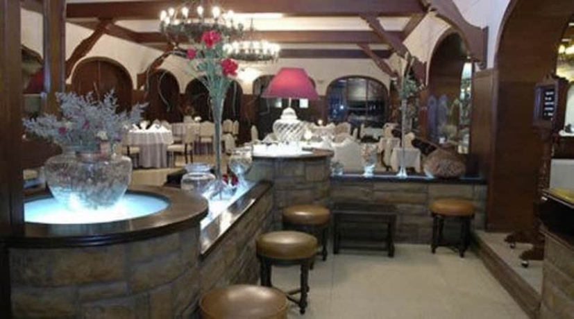 Imagen del bar/restaurante del Hotel Austral Bahia Blanca. Foto 4