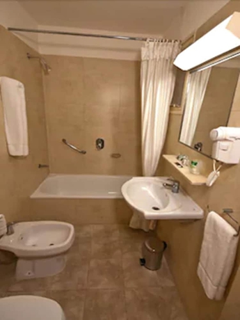 Imagen de la habitación del Hotel Austral Express. Foto 12