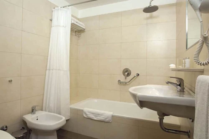 Imagen de la habitación del Hotel Austral Express. Foto 14