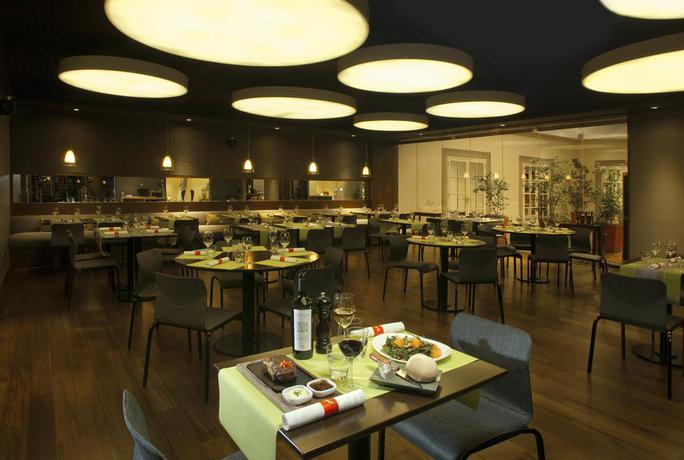 Imagen del bar/restaurante del Hotel Austral Plaza. Foto 3