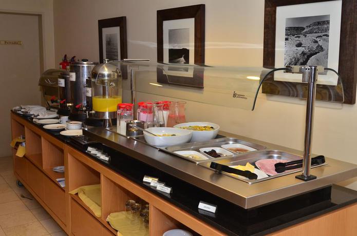 Imagen del bar/restaurante del Hotel Austral Plaza. Foto 5