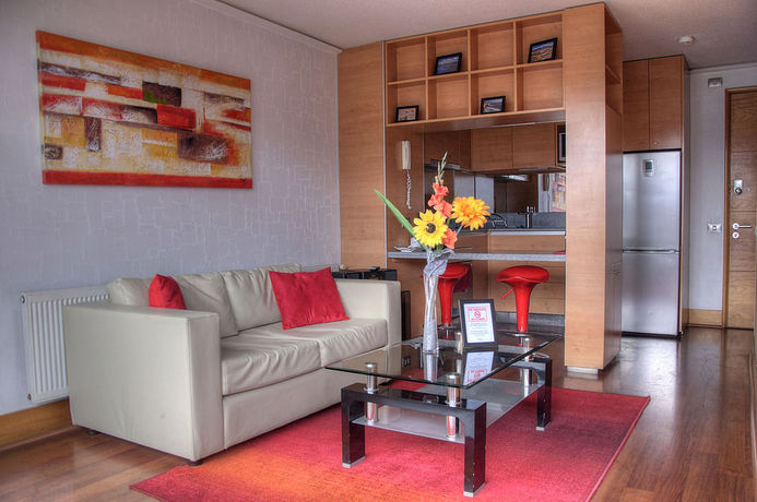 Imagen de la habitación del Hotel Austral Suites Apartment Providencia. Foto 2