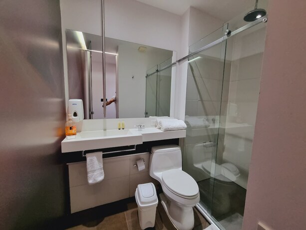 Imagen general del Hotel Austral Suites, Cali. Foto 1