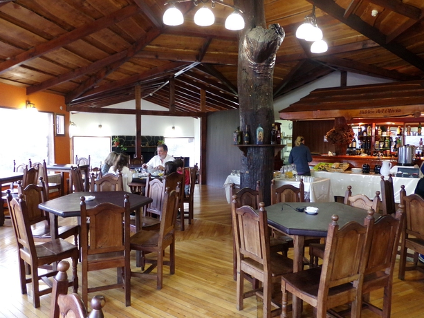 Imagen del bar/restaurante del Hotel Australis Kauyeken. Foto 2