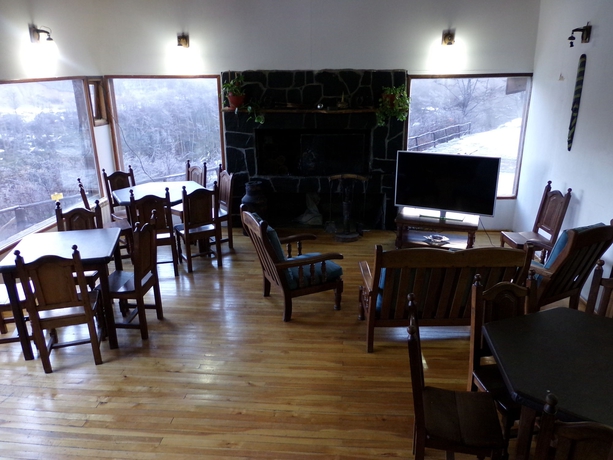 Imagen del bar/restaurante del Hotel Australis Kauyeken. Foto 3