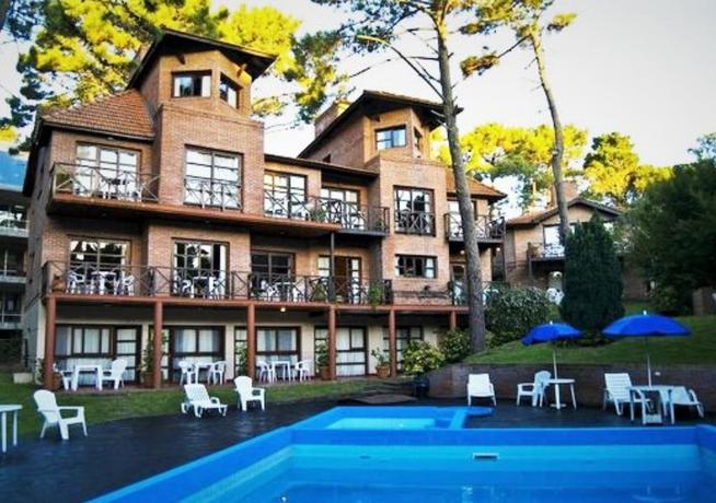 Imagen de la piscina del Hotel Australis Paradise Apart Y Spa. Foto 6