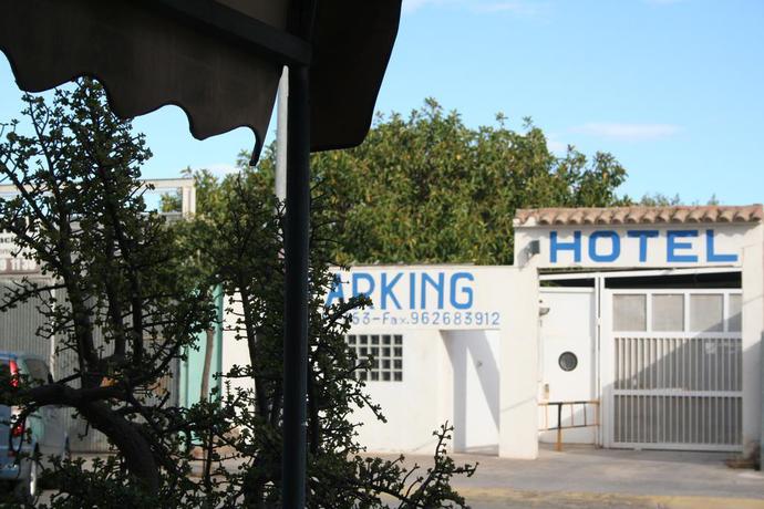 Imagen de los exteriores del Hotel Austria 76. Foto 11