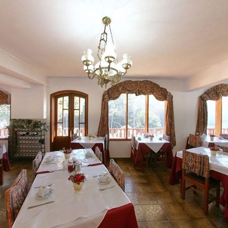 Imagen del bar/restaurante del Hotel Austria, Monte Verde. Foto 4