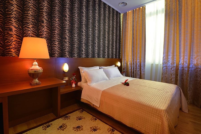 Imagen de la habitación del Hotel Austria, Tirana. Foto 12