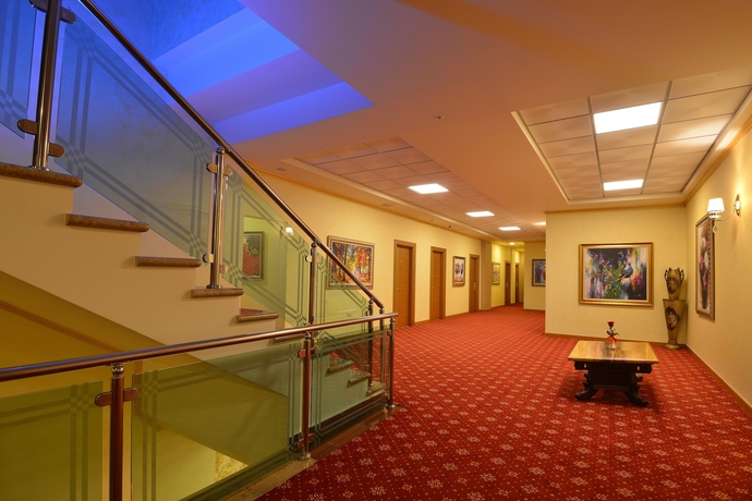 Imagen de los interiores del Hotel Austria, Tirana. Foto 19