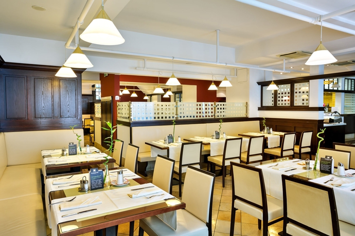 Imagen del bar/restaurante del Hotel Austria Trend Hotel Ananas. Foto 5