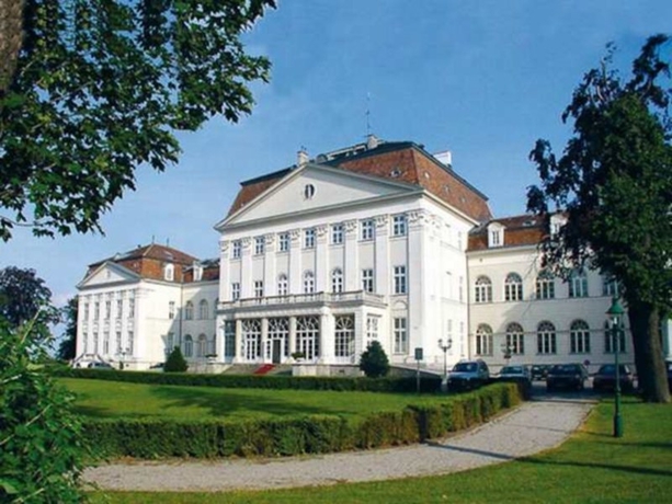 Imagen general del Hotel Austria Trend Schloss Wilhelminenberg. Foto 1