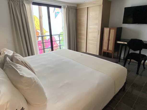 Imagen de la habitación del Hotel Aut&eacute;ntico Vertical Playa del Carmen. Foto 5