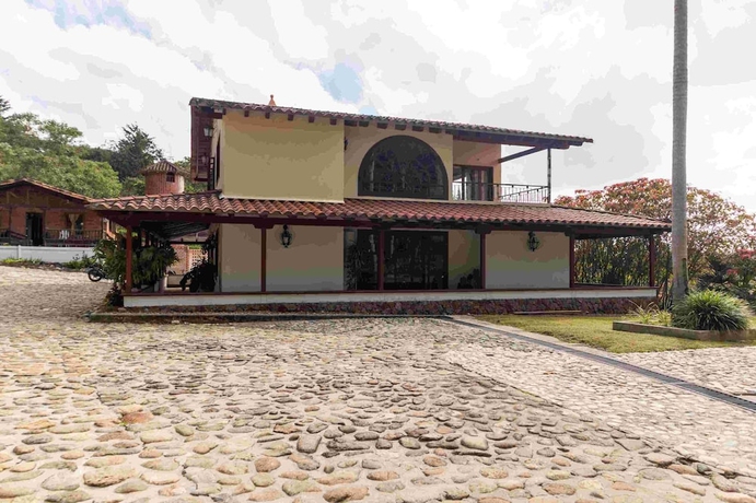 Imagen de los interiores del Hotel Autenthico Sajonia Aeropuerto. Foto 12