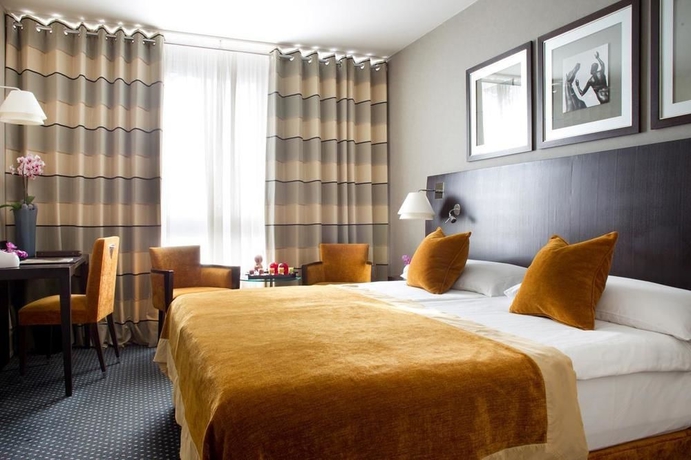 Imagen de los exteriores del Hotel Auteuil. Foto 8