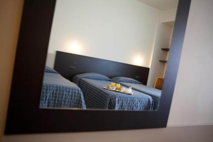 Imagen de la habitación del Hotel Auto Park. Foto 4