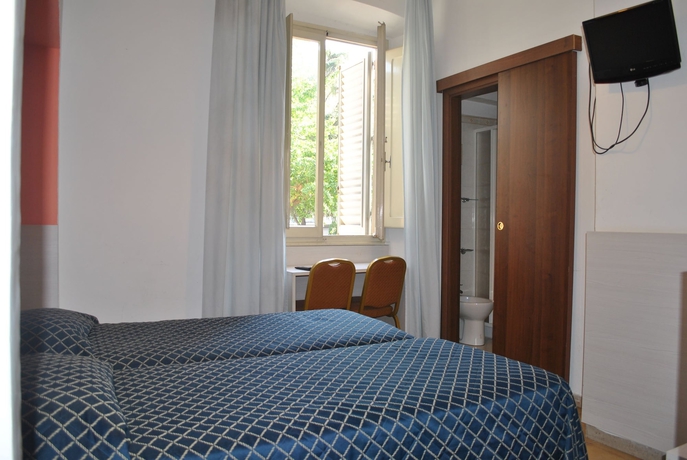 Imagen de la habitación del Hotel Auto Park. Foto 7