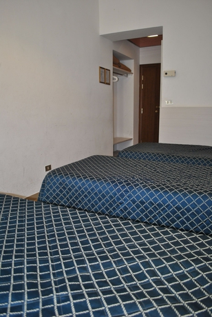 Imagen de la habitación del Hotel Auto Park. Foto 17