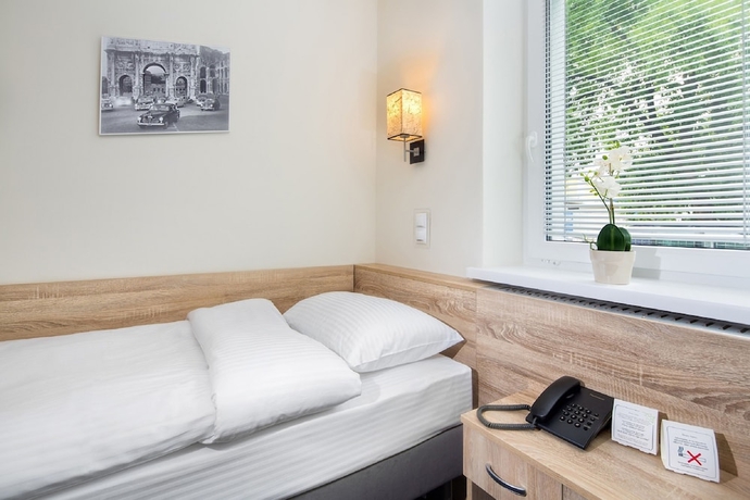 Imagen de la habitación del Hotel Automobil. Foto 5