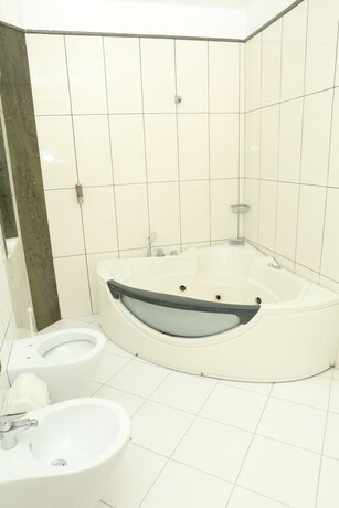 Imagen general del Hotel Autostrada, Valis (Kashar). Foto 13