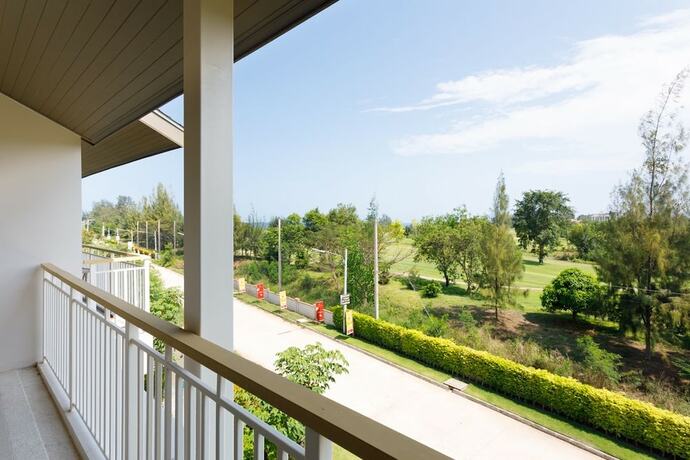 Imagen general del Hotel Autumn Seaview Huahin Condominium. Foto 5