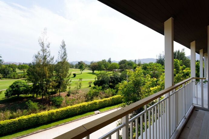 Imagen general del Hotel Autumn Seaview Huahin Condominium. Foto 9