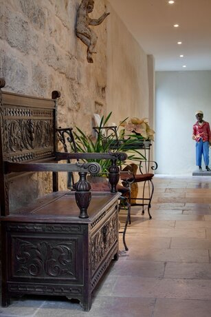 Imagen general del Hotel Aux Augustins Palais des Papes and Wellness. Foto 9