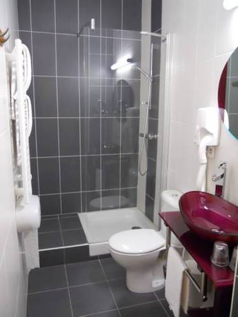 Imagen de la habitación del Hotel Aux Berges De L'aveyron. Foto 10