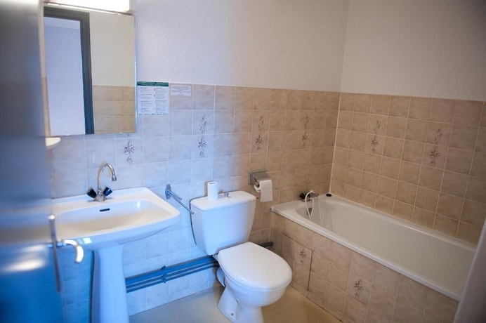 Imagen de la habitación del Hotel Aux Globe-Trotters. Foto 19