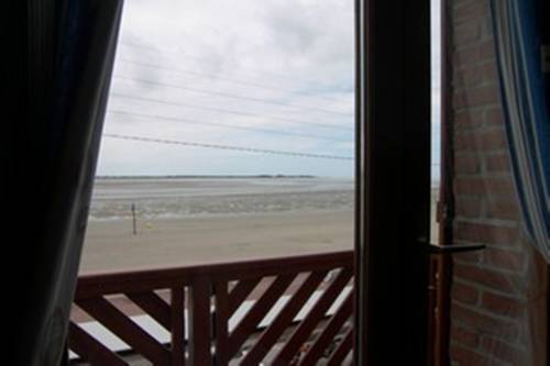 Imagen de la habitación del Hotel Aux Trois Jean. Foto 12