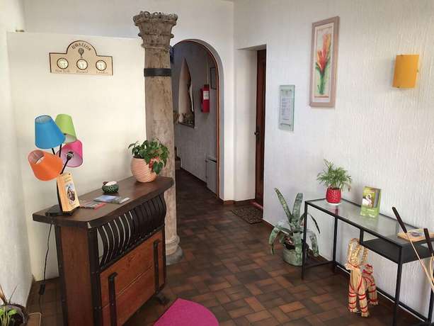 Imagen de los interiores del Hotel Aux deux clefs. Foto 6