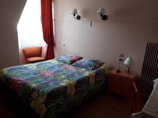 Imagen de la habitación del Hotel Aux deux clefs, Marmoutier. Foto 3