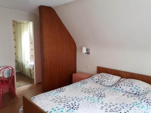 Imagen de la habitación del Hotel Aux deux clefs, Marmoutier. Foto 5