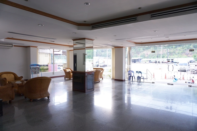 Imagen de los interiores del Hotel Auychai Grand. Foto 19