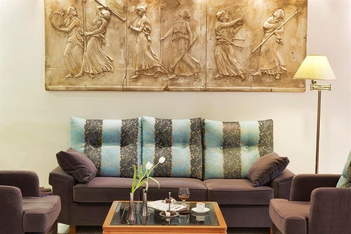 Imagen de los interiores del Hotel Ava and Suites. Foto 11