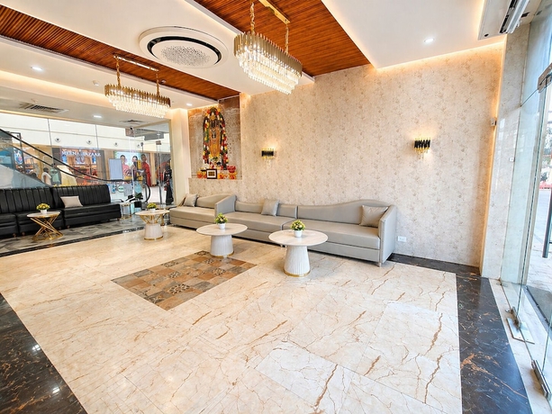 Imagen de los interiores del Hotel Avadh Classio. Foto 16