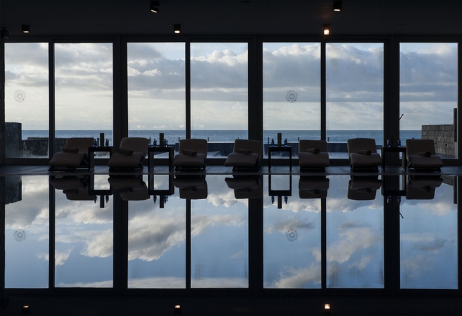 Imagen de la piscina del Hotel Avala Resort and Villas. Foto 14